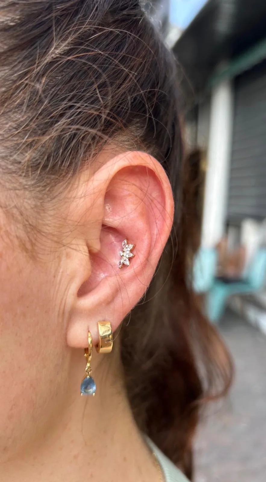 Piercing conch diamant Paris Piercing conch oreille avec diamant réalisé chez Showtime Tattoo Paris Châtelet